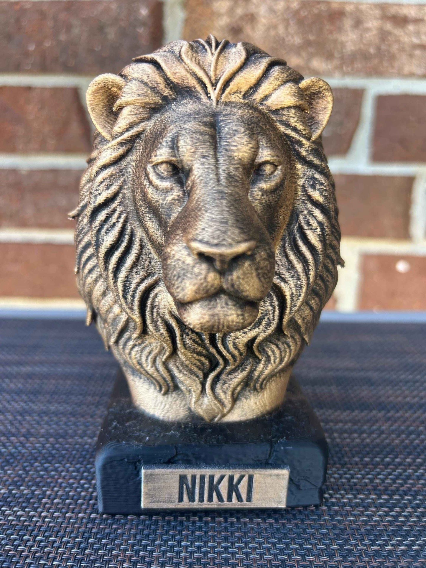 Lion Bust - Hand-Painted, Customizable, 3D Printed