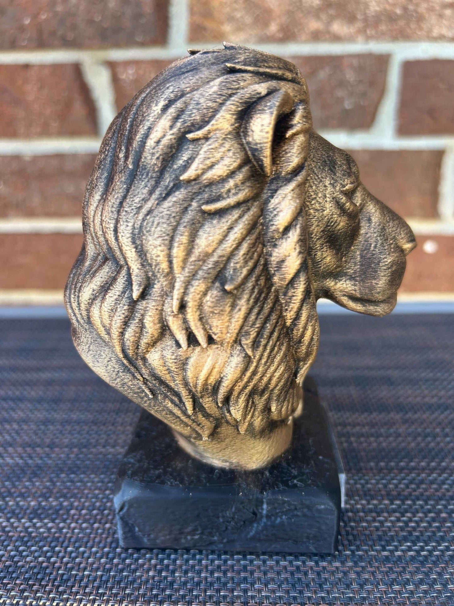 Lion Bust - Hand-Painted, Customizable, 3D Printed