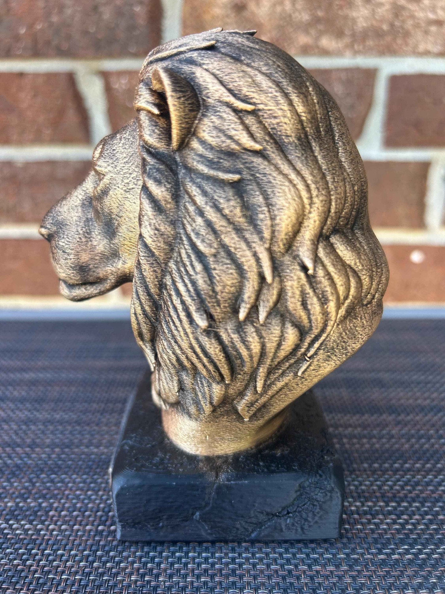Lion Bust - Hand-Painted, Customizable, 3D Printed