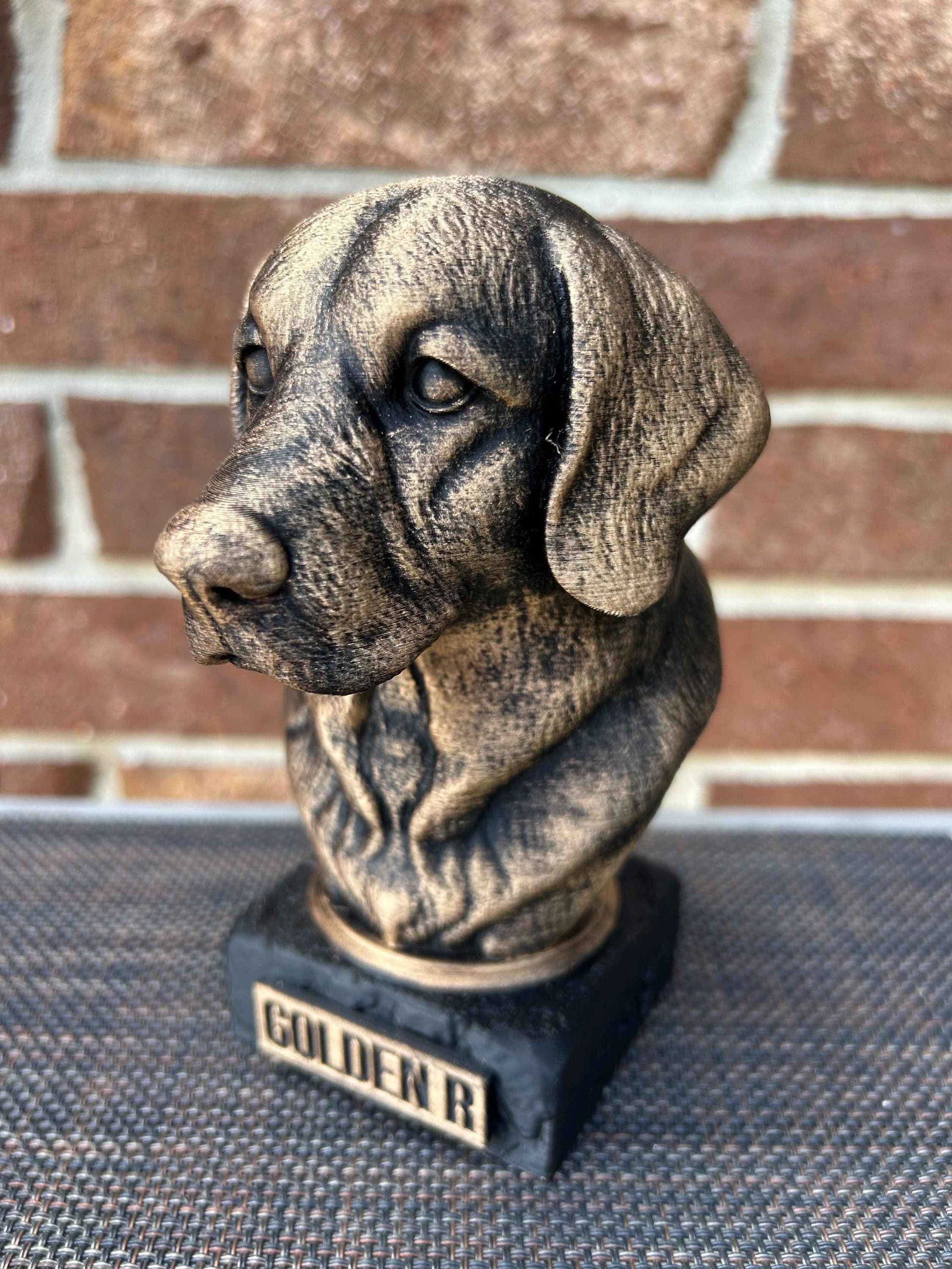 Golden Retriever Bust  - Hand-Painted, Customizable, 3D Printed