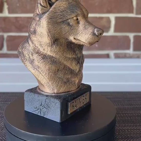 Alaskan Malamute Bust  - Hand-Painted, Customizable, 3D Printed