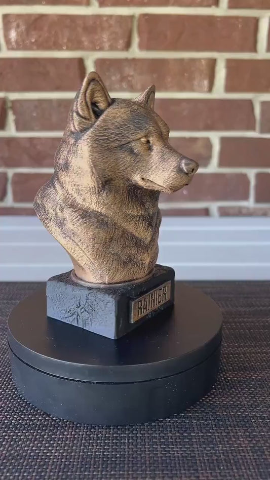 Alaskan Malamute Bust  - Hand-Painted, Customizable, 3D Printed